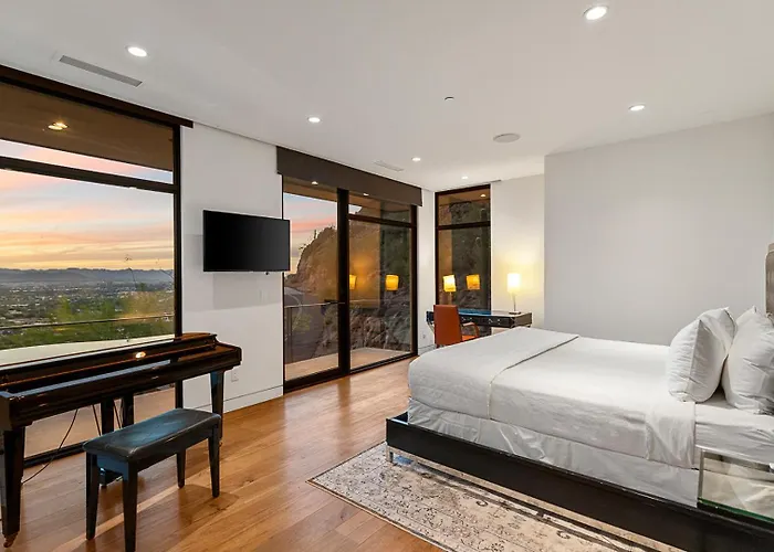 Holiday home Camelback Mountain Retreat With Pool, Spa, Views Phoenix